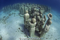 The largest underwater museum, arround 400 sculptures, Ca... by Javier Sandoval 